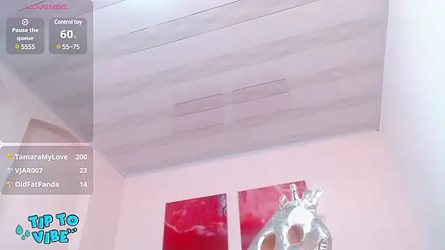 tamarafoxy  online show from February 16, 2025, 3:59 pm