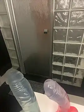 Snapshot of QueenMelissa80 chatting on October 20, 2025, 5:13 pm QueenMelissa80 online show from October 20, 2025, 5:13 pm