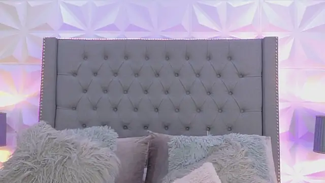 Snapshot of sarah_salis_ chatting on December 14, 2024, 1:17 am sarah salis online show from December 14, 2024, 1:17 am
