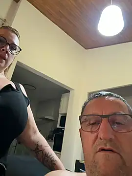 Snapshot of darkmoonsubmissive chatting on June 17, 2026, 8:32 pm darkmoonsubmissive online show from June 17, 2026, 8:32 pm