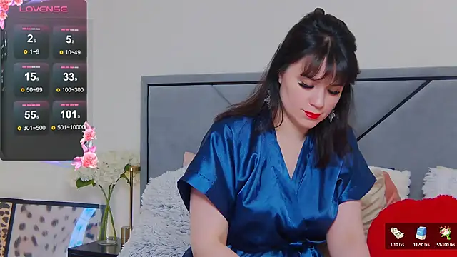 Snapshot of BellaHillss chatting on February 9, 2025, 2:29 pm BellaHillss online show from February 9, 2025, 2:29 pm