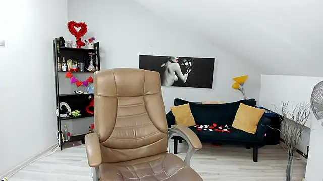 Snapshot of MelissaWiliam chatting on February 12, 2025, 3:05 pm MelissaWiliam online show from February 12, 2025, 3:05 pm