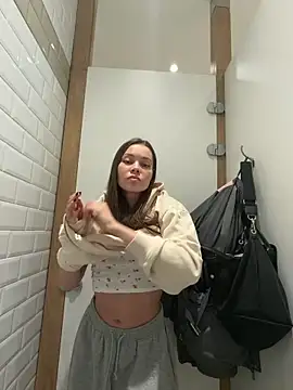 Snapshot of nicole111 chatting on November 5, 2025, 1:11 pm nicole111 online show from November 5, 2025, 1:11 pm