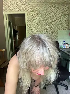 EsterHotMilf online show from June 17, 2026, 11:56 am
