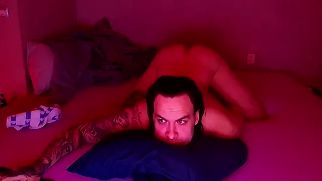 Snapshot of baphomet_from_ice chatting on November 16, 2025, 1:00 am baphomet from ice online show from November 16, 2025, 1:00 am