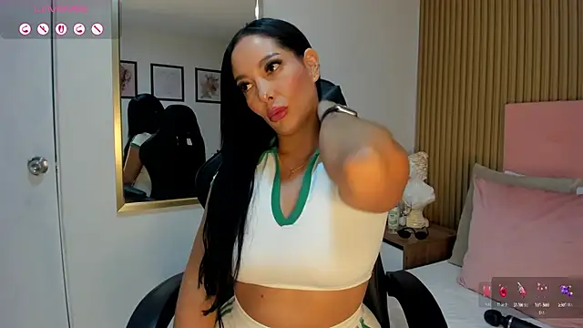 Dakota diaz  online show from March 18, 2025, 7:31 pm