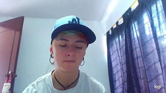 tomboyblue online show from December 5, 2024, 6:22 pm