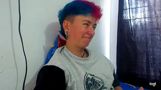 tomboyblue online show from December 15, 2024, 8:47 pm
