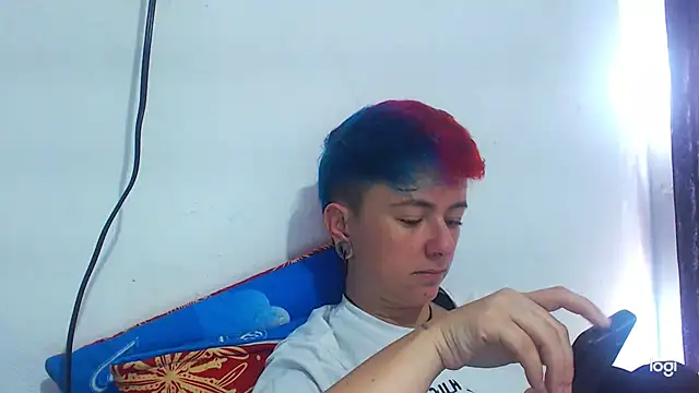 tomboyblue online show from December 18, 2024, 3:22 pm