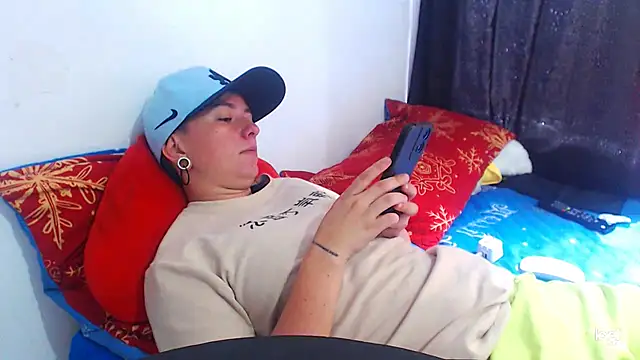 tomboyblue online show from December 20, 2024, 5:08 pm
