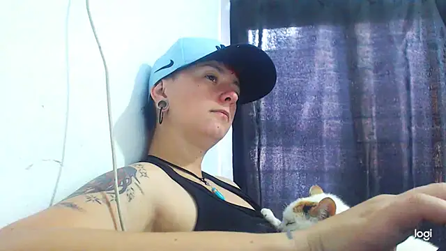 tomboyblue online show from December 21, 2024, 2:47 pm
