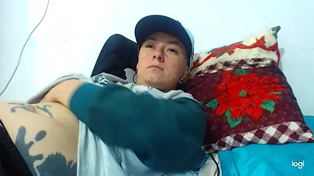 tomboyblue online show from January 3, 2025, 2:43 am