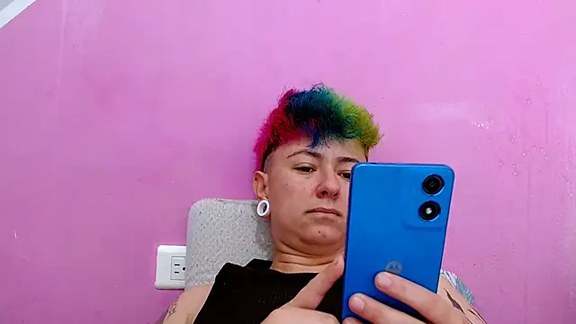 tomboyblue online show from October 3, 2025, 1:41 pm