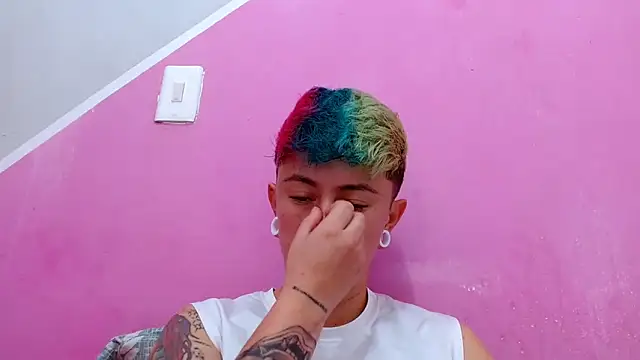 tomboyblue online show from October 21, 2025, 6:19 pm