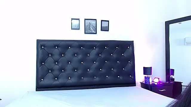 Snapshot of queenie_star chatting on March 19, 2025, 8:11 pm queenie star online show from March 19, 2025, 8:11 pm