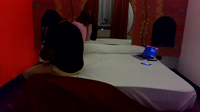 moviecouple online show from September 18, 2025, 3:36 pm