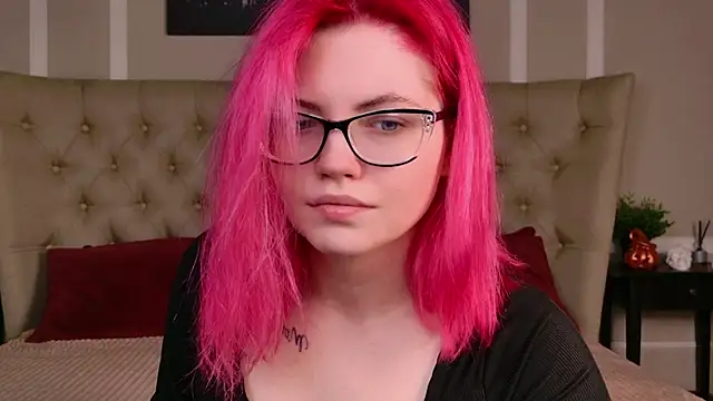 Lisa Adam online show from November 4, 2025, 6:07 pm