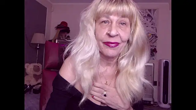 Snapshot of HornyMilf_555 chatting on October 16, 2025, 1:23 pm HornyMilf 555 online show from October 16, 2025, 1:23 pm