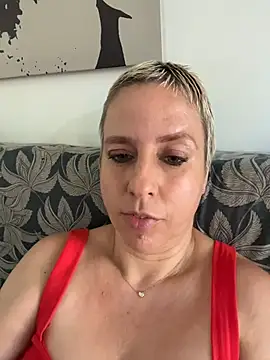 Snapshot of MariaValentine chatting on July 13, 2026, 6:49 am MariaValentine online show from July 13, 2026, 6:49 am