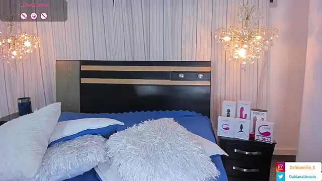 DahianaLincoln online show from February 9, 2025, 11:15 pm