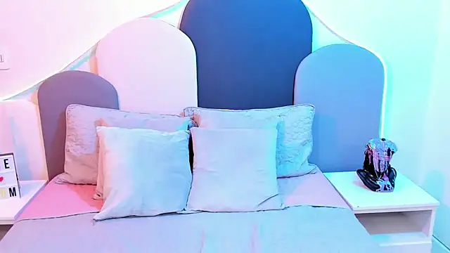 SophieGomez22 online show from March 8, 2025, 5:33 pm