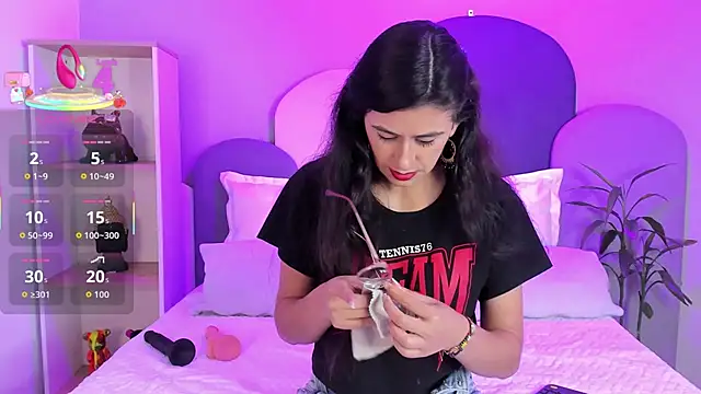 SophieGomez22 online show from November 21, 2025, 11:20 am