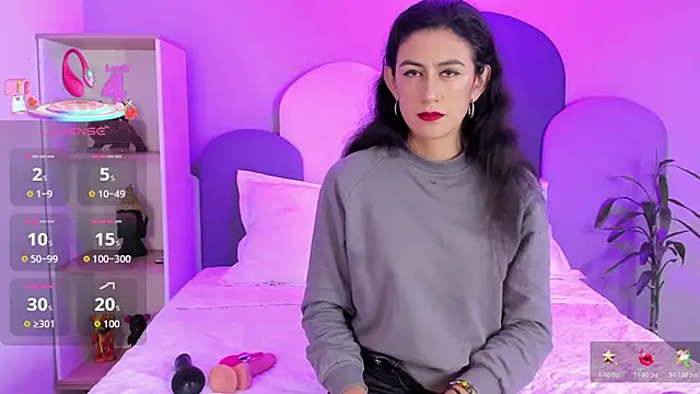 SophieGomez22 online show from December 17, 2025, 11:16 am