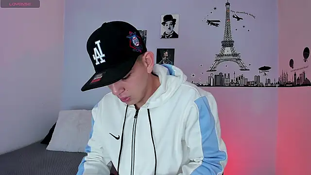 Ares Johnson online show from December 27, 2024, 9:22 pm