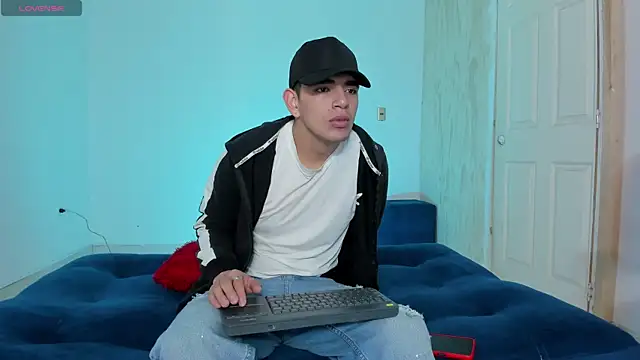 Ares Johnson online show from September 24, 2025, 1:36 pm