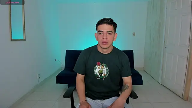 Ares Johnson online show from October 3, 2025, 3:42 pm