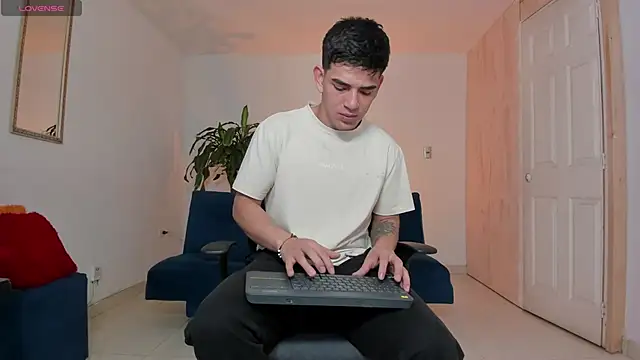 Ares Johnson online show from October 5, 2025, 1:37 am