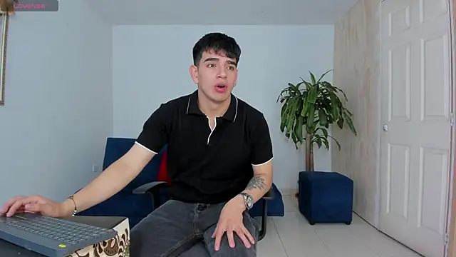 Ares Johnson online show from October 22, 2025, 1:44 pm