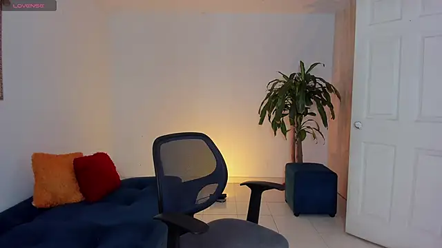 Ares Johnson online show from October 28, 2025, 1:25 pm