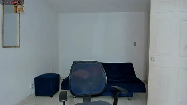 Ares Johnson online show from November 5, 2025, 1:33 pm