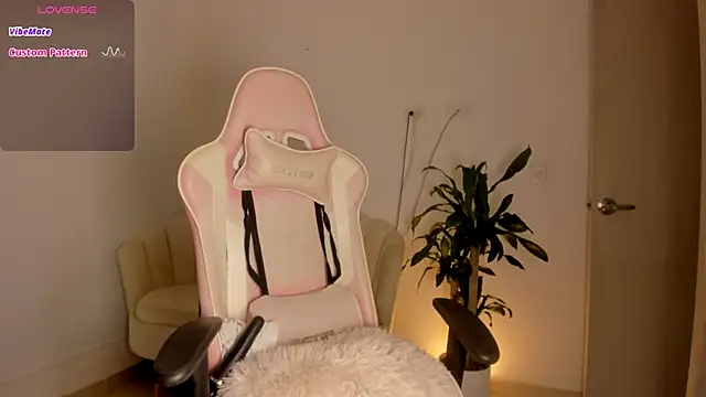 LittleSofia  online show from November 2, 2025, 2:25 am