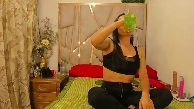 Snapshot of daniela_casallas_ chatting on May 13, 2026, 1:30 pm daniela casallas online show from May 13, 2026, 1:30 pm