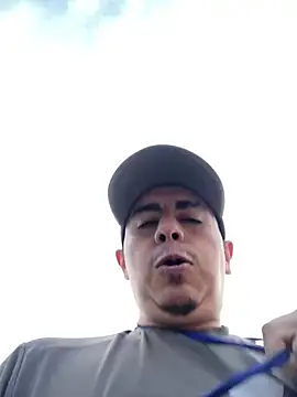 DanielGomez9 online show from January 20, 2025, 9:53 pm