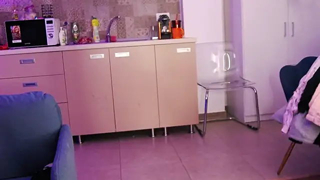 RosaCatalleya online show from April 15, 2026, 3:24 am