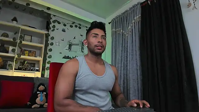 Couple muscle1 online show from October 7, 2025, 9:56 pm