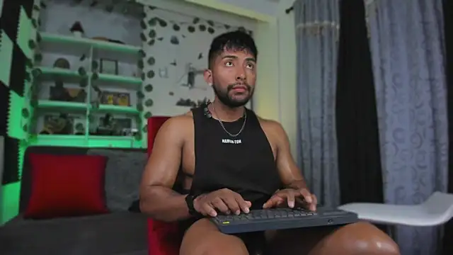 Couple muscle1 online show from November 27, 2025, 7:38 pm