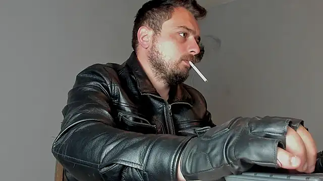 Snapshot of Master_Mark_Wayne chatting on October 21, 2025, 5:24 pm Master Mark Wayne online show from October 21, 2025, 5:24 pm