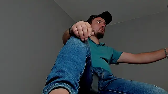 Snapshot of Master_Mark_Wayne chatting on October 31, 2025, 11:39 pm Master Mark Wayne online show from October 31, 2025, 11:39 pm