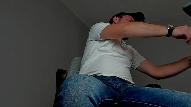 Snapshot of Master_Mark_Wayne chatting on November 2, 2025, 7:05 pm Master Mark Wayne online show from November 2, 2025, 7:05 pm