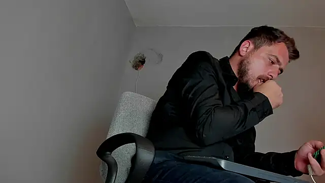 Snapshot of Master_Mark_Wayne chatting on November 14, 2025, 12:42 am Master Mark Wayne online show from November 14, 2025, 12:42 am