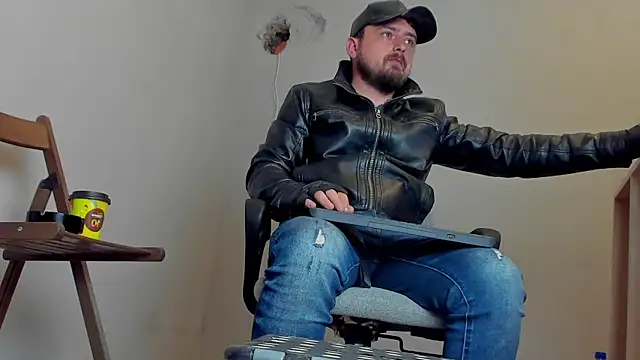 Snapshot of Master_Mark_Wayne chatting on November 19, 2025, 11:27 pm Master Mark Wayne online show from November 19, 2025, 11:27 pm