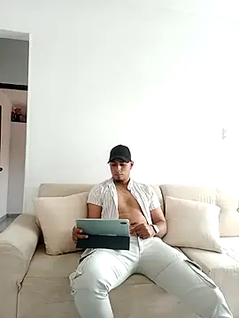 Snapshot of bonehur chatting on October 21, 2025, 9:37 pm bonehur online show from October 21, 2025, 9:37 pm