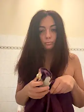 Strawberry queen91 online show from October 3, 2025, 1:19 pm