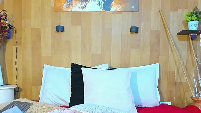 marianaa90 online show from February 23, 2026, 4:26 pm