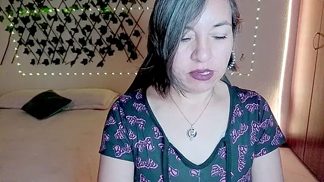 Lady breaks hearts online show from December 17, 2025, 12:00 pm