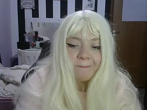 Snapshot of RuthBunny chatting on August 6, 2026, 1:46 pm RuthBunny online show from August 6, 2026, 1:46 pm